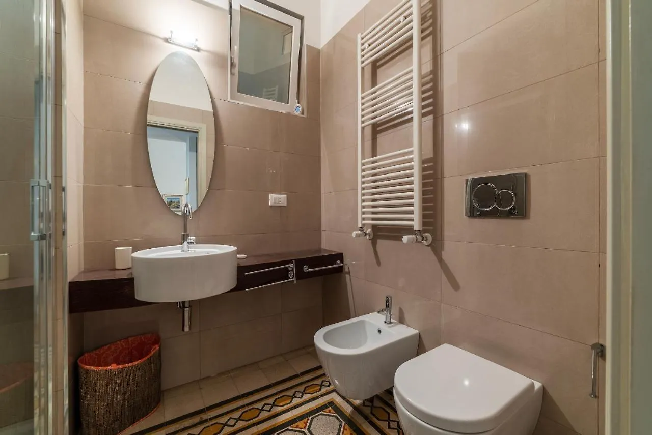 Bright & Roomy Apartment X6 - Trastevere District Rome Italy